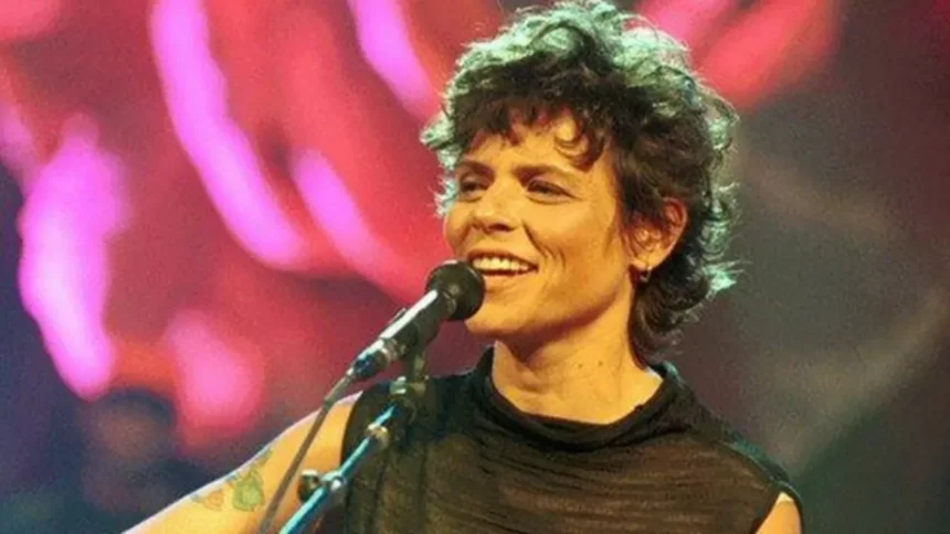 Foto: Cássia Eller. Crédito: MTV Acústico.