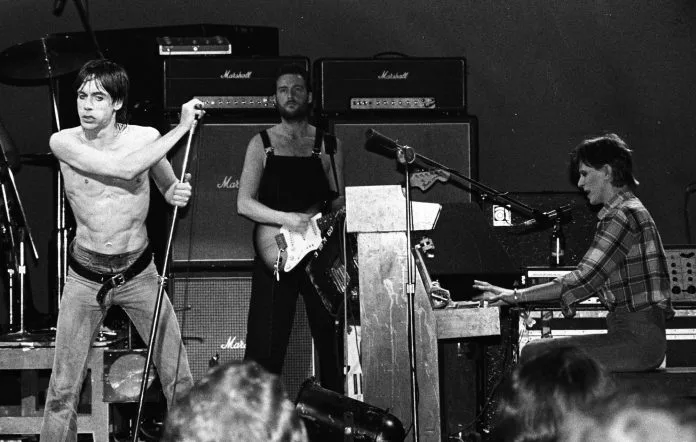 Iggy Pop, Ricky Gardiner and David Bowie ao vivo em 1978 em São Francisco,