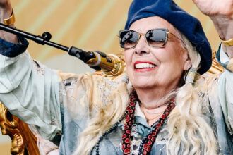 Joni Mitchel. Crédito: Douglas Mason/Getty Images.