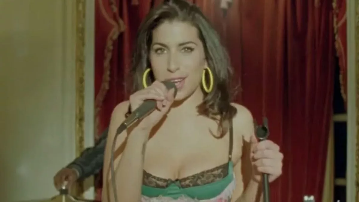 Amy Winehouse: Novo vídeo de “In My Bed” revela imagens inéditas