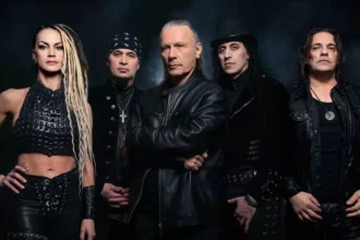 bruce dickinson banda foto john mcmurtrie