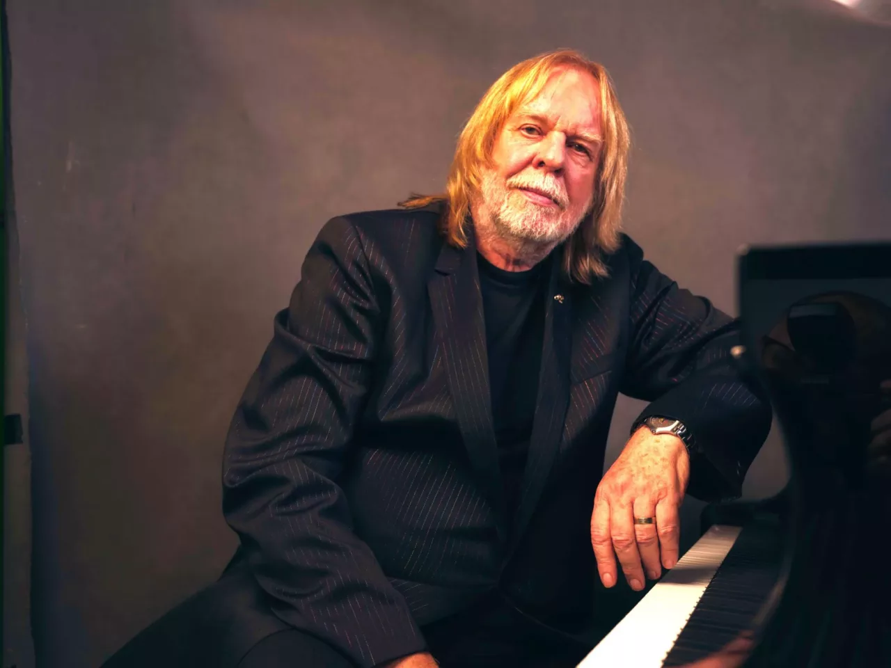 Rick Wakeman anuncia turnê de despedida no Brasil