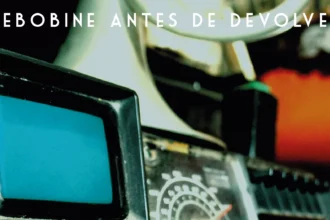 Arte do EP Rebobine Antes de Devolver do The Parking Lots