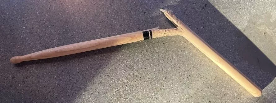 Slipknot publica post com baqueta quebrada e fãs de Eloy vão a loucura