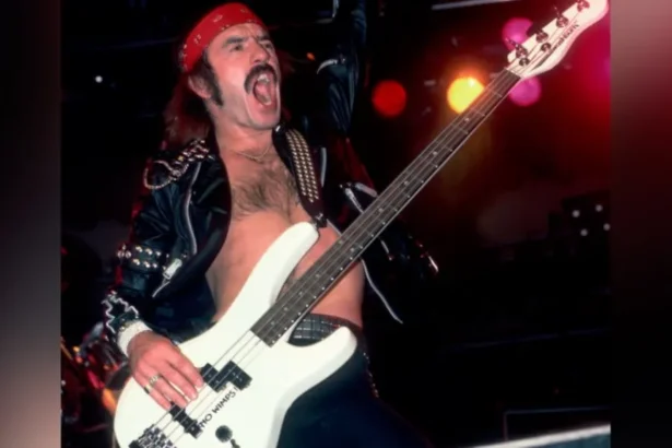 Ex-baixista da banda Saxon condenado por abuso de menor.