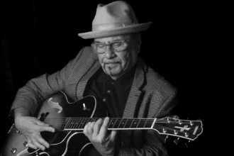 Michael O'neill lança disco solo