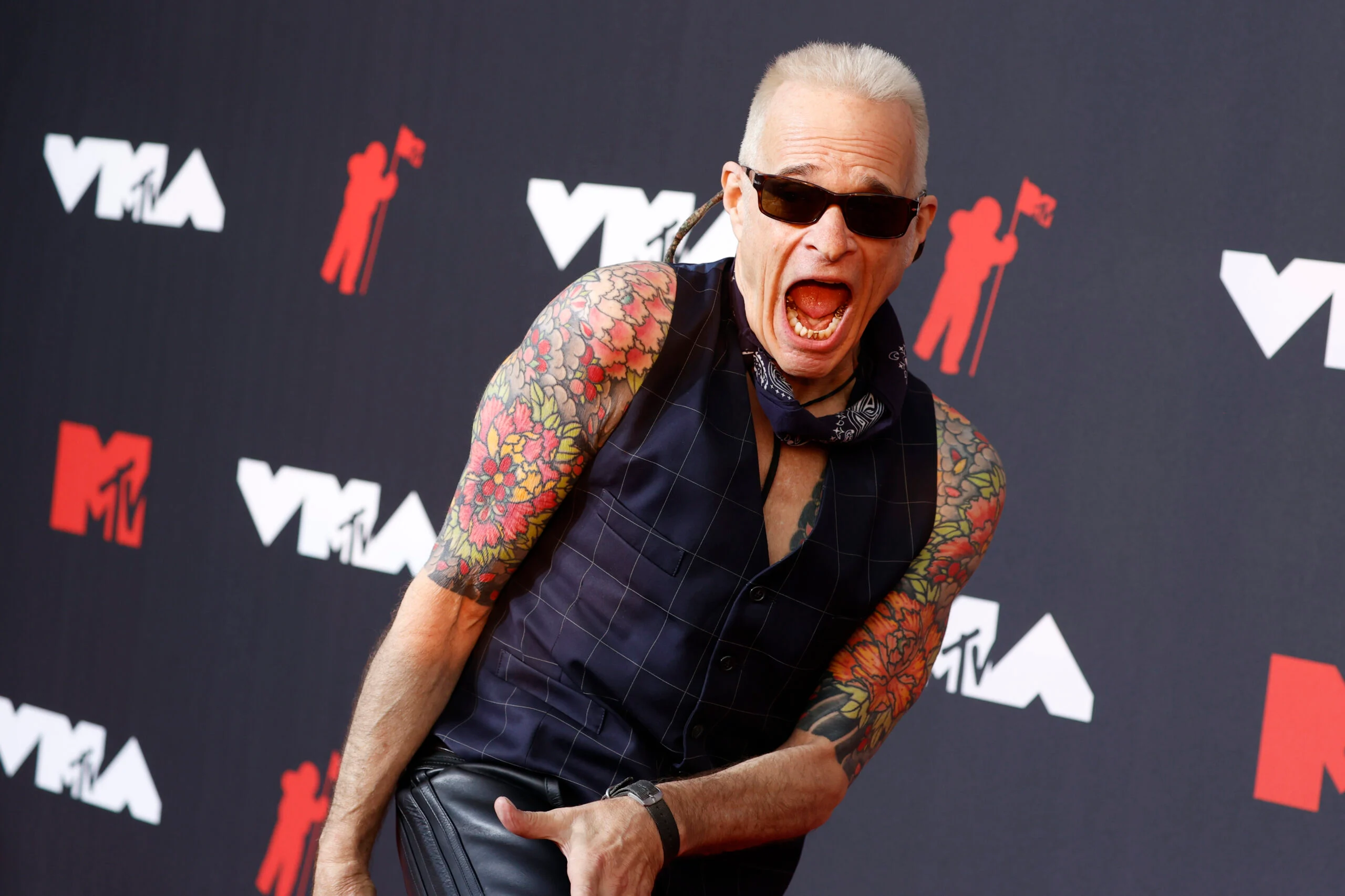 Ouça Scoth and Sofa, novo single de David Lee Roth