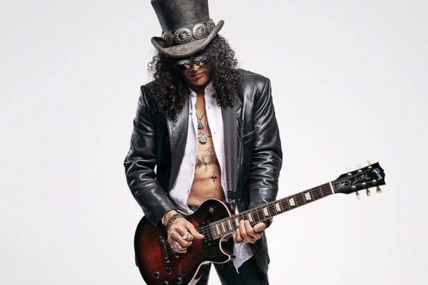Ouça Slash tocando Perfect Crime