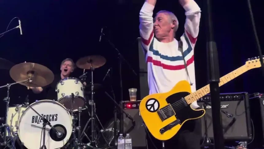 Resenha show Buzzcocks Musiktheater Piano