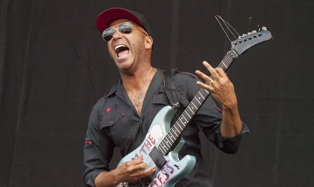 Foto: Tom Morello. Crédito: Barry Brecheisen.