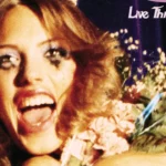 Resenha disco Live Throuhg This do Hole