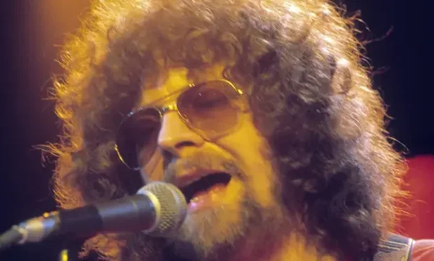 O clássico do rock que Jeff Lynne chamou de “assustador” para trabalhar