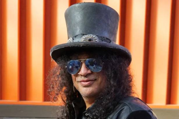 Assista Slash e Demi Lovato juntos