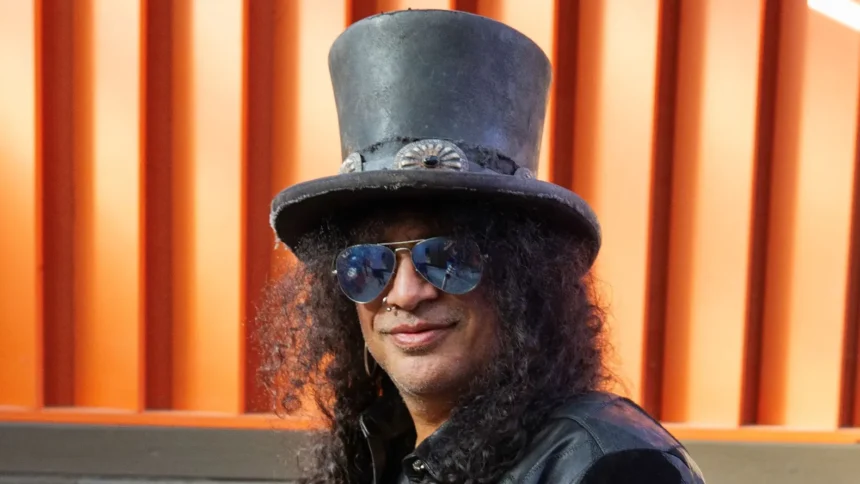 Assista Slash e Demi Lovato juntos