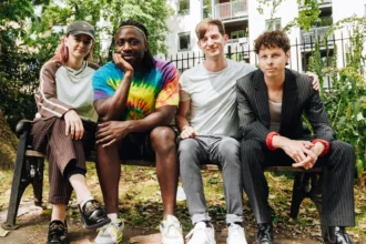 Foto: Bloc Party. Crédito: Emily Marcovecchio.