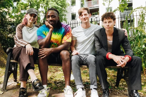 Foto: Bloc Party. Crédito: Emily Marcovecchio.