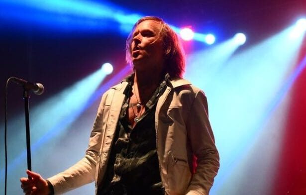 Foto: Dennis Lyxzen do Refused. Crédito: Daniel Boczarski.