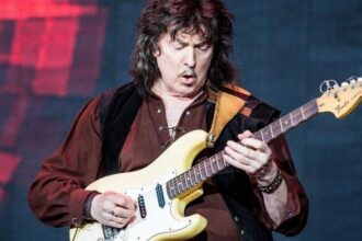 Ritchie Blackmore culpa o tédio com o rock pesado por sua saída do Deep Purple