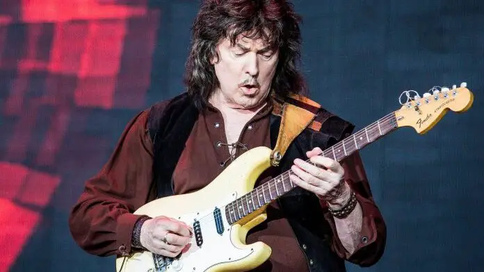 Ritchie Blackmore culpa o tédio com o rock pesado por sua saída do Deep Purple