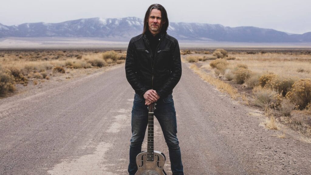 Myles Kennedy lança terceiro álbum solo "The Art Of Letting Go