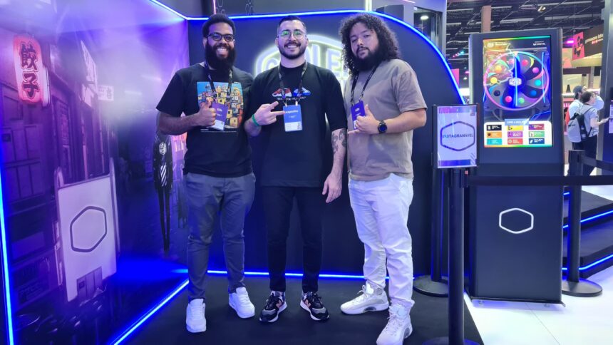 Foto: Rafael, Estrategista de Parceriase. Pr Icaro Fonseca, Marketing Manager da CoolerMaster. Luca Alves, Coordenador Geral e Professor de Desenvolvimento de Jogos.