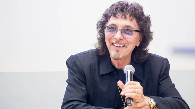 Tony Iommi revela planos para novo álbum solo