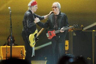 Foto: Bill Wyman e Keith Richards. Crédito: Dave J Hogan.