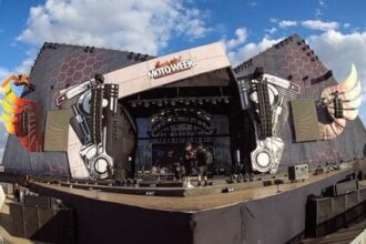 Foto: Palco Capital Moto Week. Crédito: Vitor Brandão.