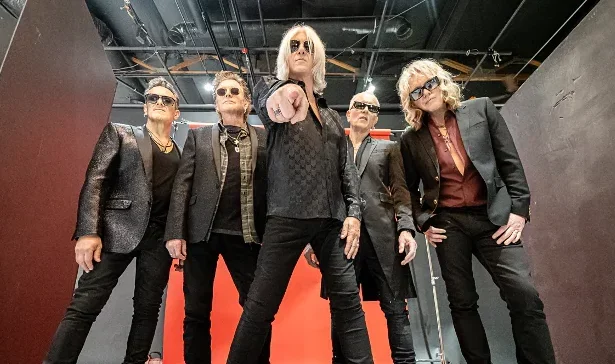 Foto: Def Leppard. Crédito: Ross Halfin.