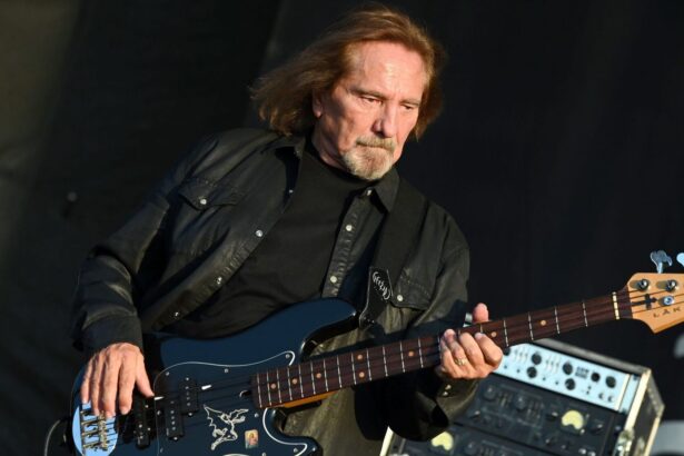 Foto: Geezer Butler. Crédito: Stephen J. Cohen.