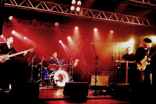 Foto Tony Babalu e banda. Crédito: Karen Holtz.