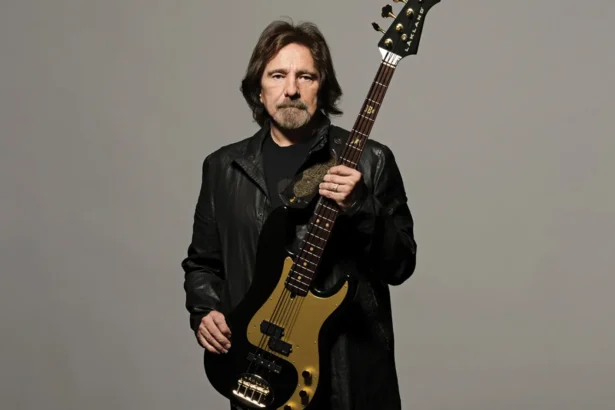 Foto: Geezer Butler. Crédito: Ross Halfin.