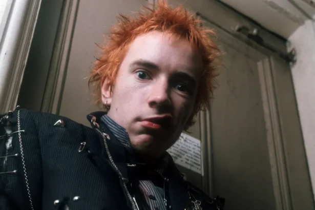 Foto: Johnny Rotten. Crédito: Ray Stevenson.