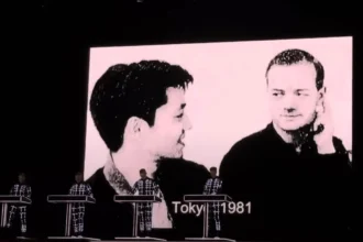 Foto: Kreftwerk ao vivo no Fuji Rock festival. Crédito: Youtube.