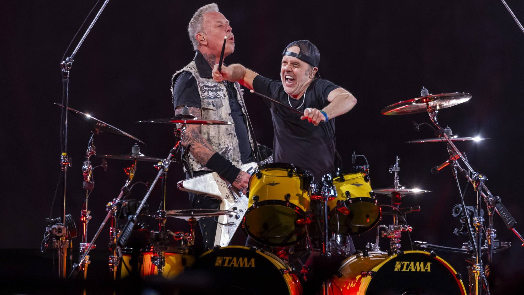 James Hetfield elogia Lars Ulrich por suas performances recentes no Metallica