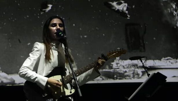 Foto: PJ Harvey. Crédito: Seamus Murphy.