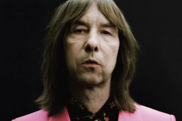 Foto: Bobby Gillespie do Primal Scream. Crédito: Adam Peter Johnson.
