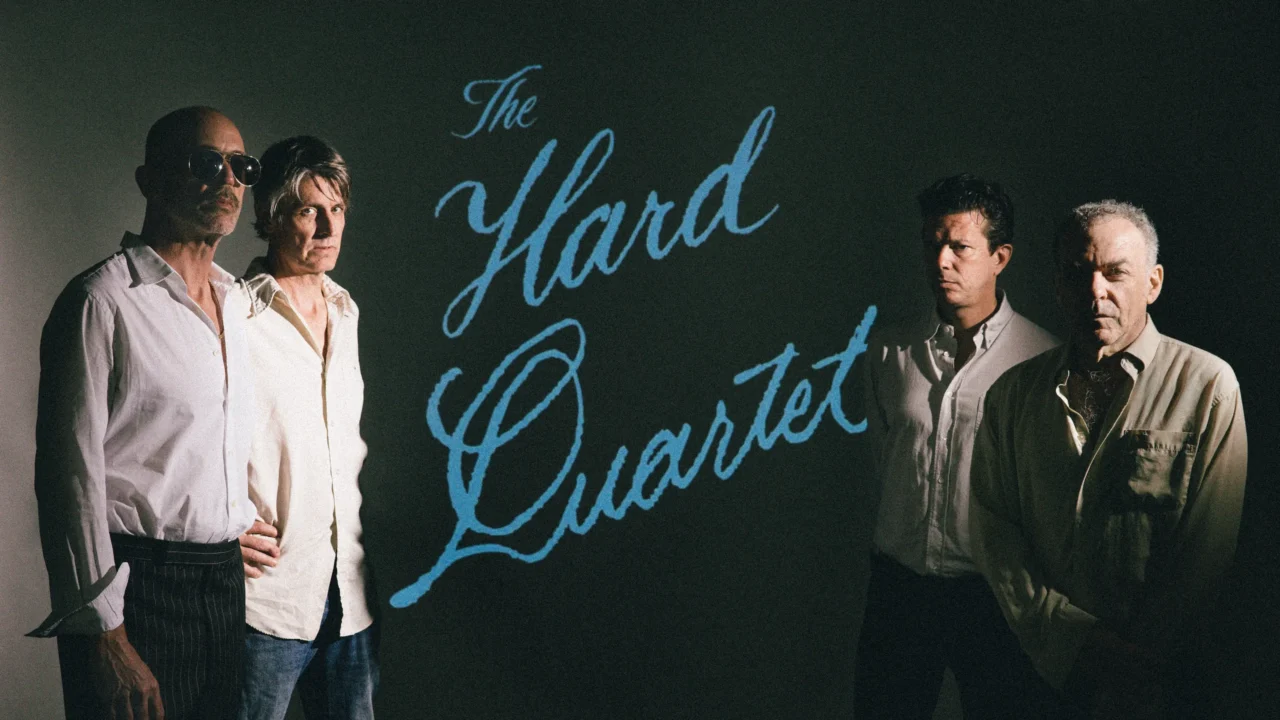 The Hard Quartet (Stephen Malkmus, Emmett Kelly, Matt Sweeney, Jim White) lançam o single de estreia, “Earth Hater”