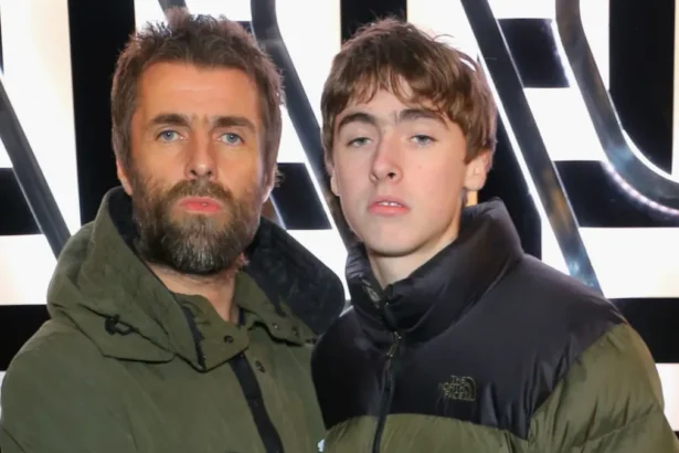 Foto: Liam Gallagher (Oasis) e Gene Gallagher, crédito: David M. Benett.