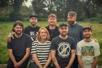 Los Campesinos. Foto: Divulgação.