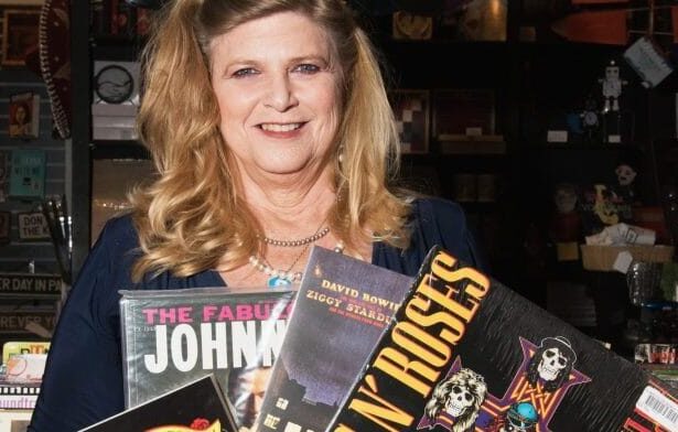 Foto: Vicky Hamilyon, ex-empresarias do Guns N' Roses. Crédito: Tara Ziemba