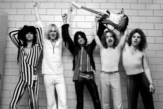 Foto: Aerosmith. Crédito: Fin Costello.