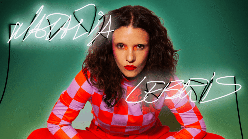 Capa: Choqueeletrostatico de Natália Lebeis.Arte: Adriano Motta.