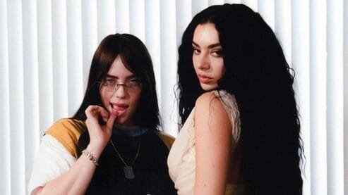 Foto: Charlie XCX e Billie Eilish. Crédito: Terrence O'Connor.