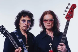Foto: Tony Iommi e Glenn Hughes. Crédito: John McMurtrie.