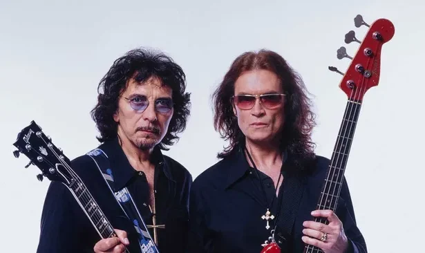 Foto: Tony Iommi e Glenn Hughes. Crédito: John McMurtrie.