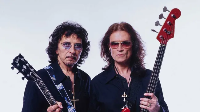 Foto: Tony Iommi e Glenn Hughes. Crédito: John McMurtrie.