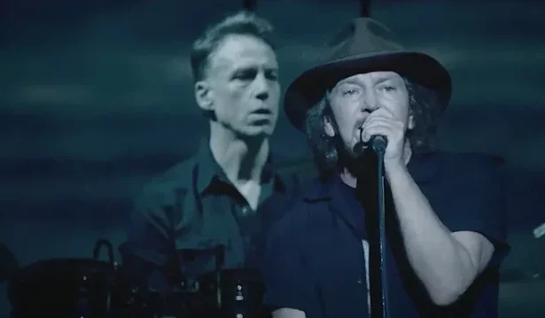 Foto: Pearl Jam. Crédito: Capturado do clipe Wreckage.