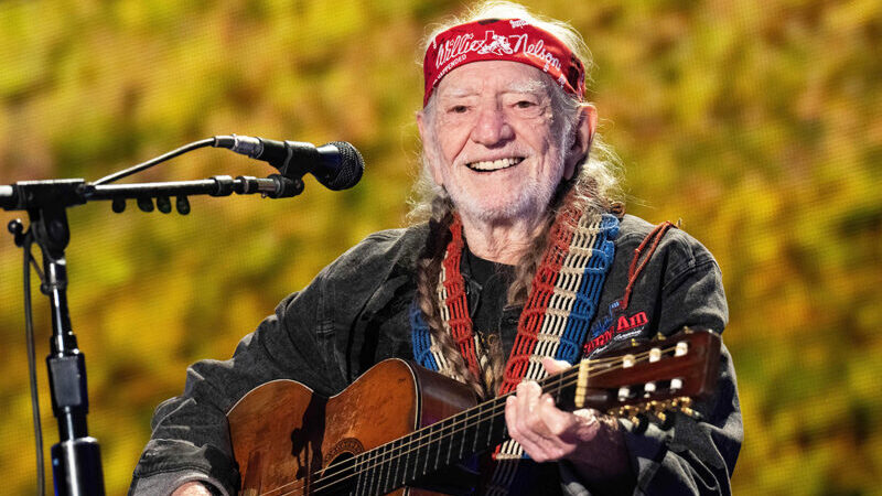 Willie Nelson anuncia seu 152º álbum, “Last Leaf On The Tree”, aos 91 anos