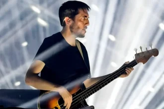 Foto: Colin Greenwood, baixista do Radiohead. Crédito: Alamy.